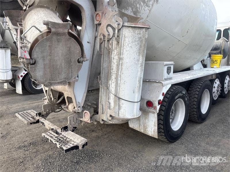 Peterbilt 567 12x4 Mixer Truck Camiões de betão