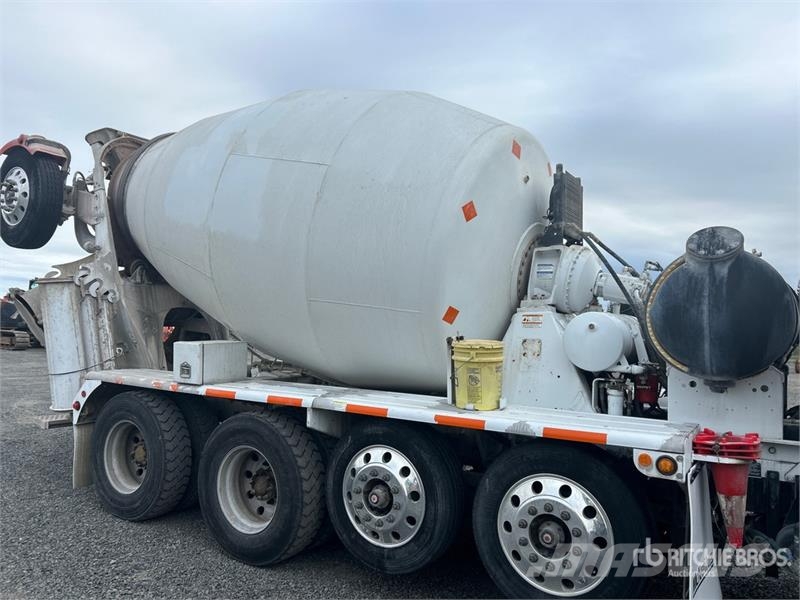Peterbilt 567 12x4 Mixer Truck Betonvedēji