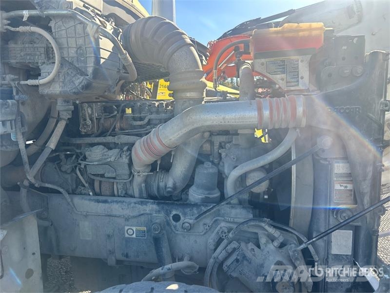 Peterbilt 567 12x4 Mixer Truck Автобетоносмесители