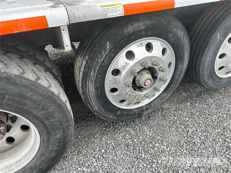 Peterbilt 567 12x4 Mixer Truck Betonvedēji