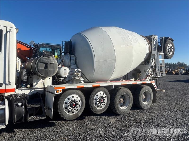 Peterbilt 567 12x4 Mixer Truck Betonmischer