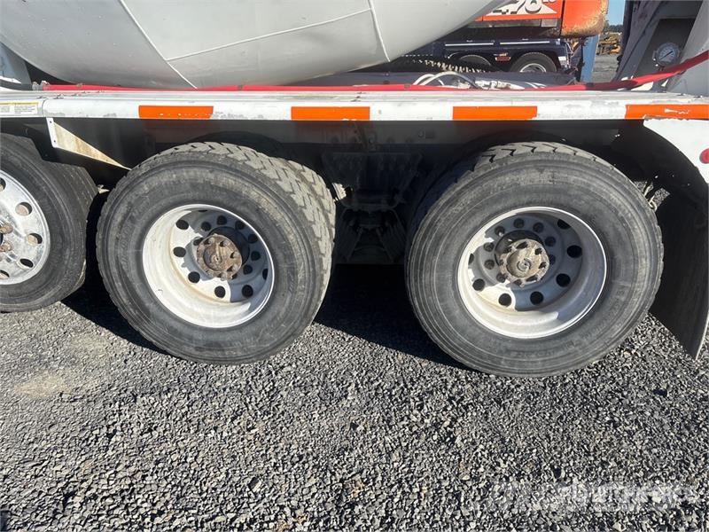 Peterbilt 567 12x4 Mixer Truck Betonmischer