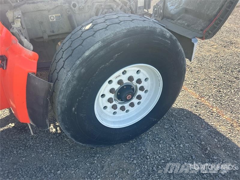 Peterbilt 567 12x4 Mixer Truck Автобетоносмесители