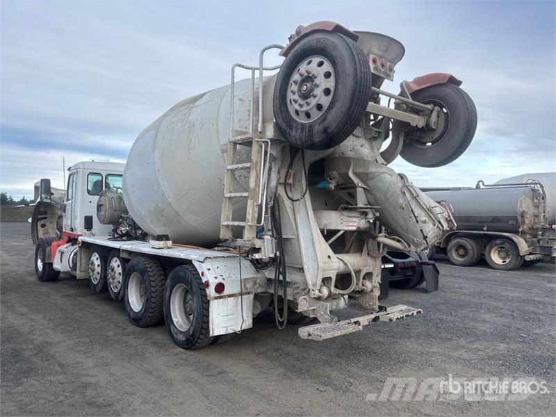 Peterbilt 567 12x4 Mixer Truck Camiões de betão