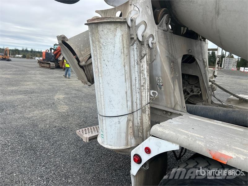 Peterbilt 567 12x4 Mixer Truck Betonvedēji