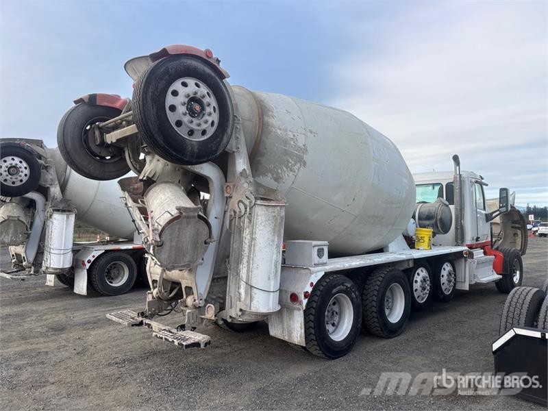 Peterbilt 567 12x4 Mixer Truck Camiões de betão
