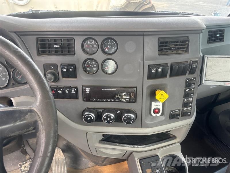 Peterbilt 567 12x4 Mixer Truck Camiões de betão