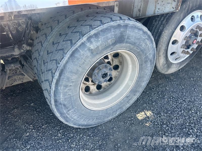 Peterbilt 567 12x4 Mixer Truck Автобетоносмесители