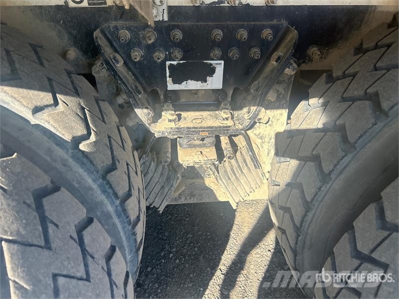 Peterbilt 567 12x4 Mixer Truck Автобетоносмесители
