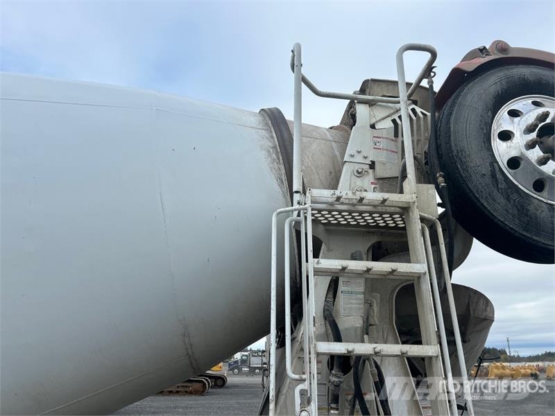 Peterbilt 567 12x4 Mixer Truck Betonvedēji