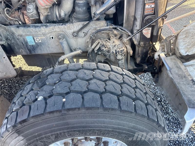 Peterbilt 567 12x4 Mixer Truck Betonmischer
