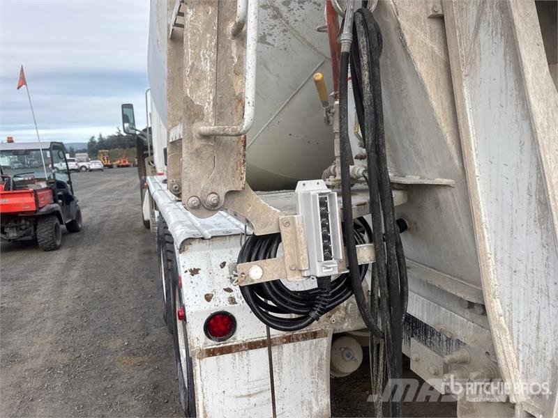Peterbilt 567 12x4 Mixer Truck Camiões de betão