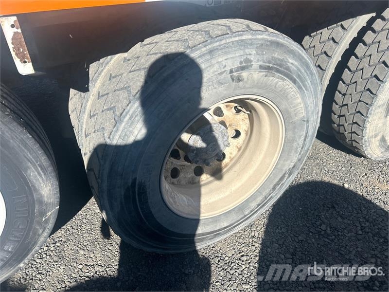Peterbilt 567 12x4 Mixer Truck Автобетоносмесители