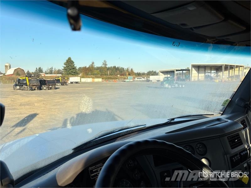 Peterbilt 567 6x4 Hooklift Truck Vinçli kamyonlar
