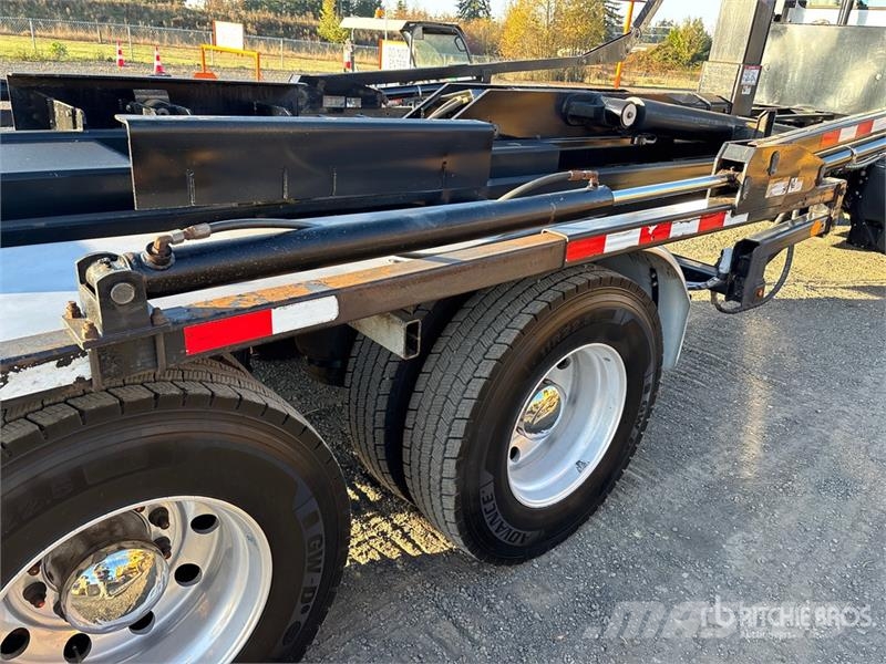 Peterbilt 567 6x4 Hooklift Truck Vinçli kamyonlar