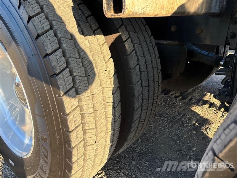 Peterbilt 567 6x4 Hooklift Truck Vinçli kamyonlar