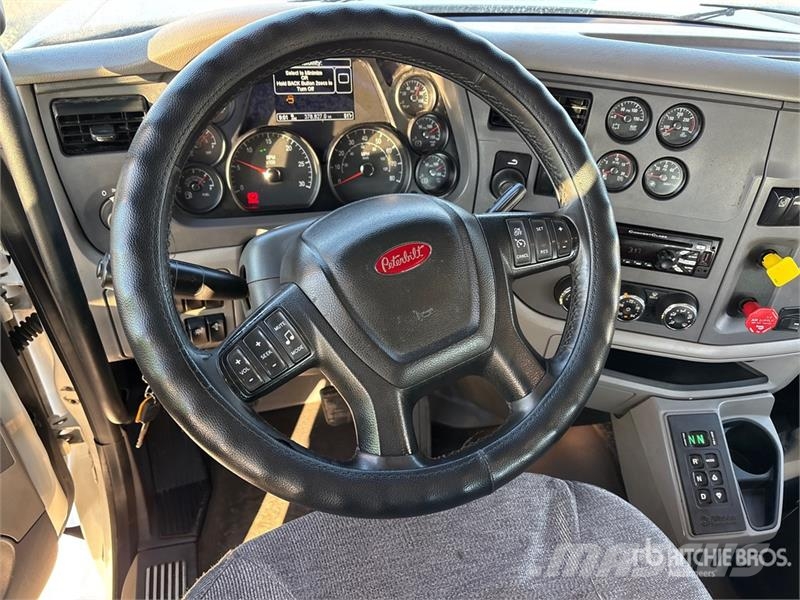 Peterbilt 567 6x4 Hooklift Truck Vinçli kamyonlar