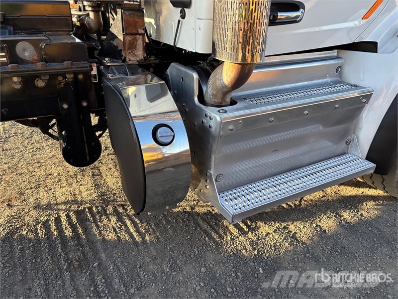 Peterbilt 567 6x4 Hooklift Truck Vinçli kamyonlar