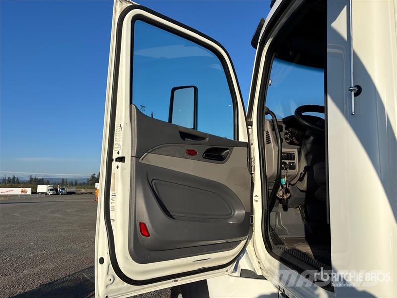 Peterbilt 567 6x4 Hooklift Truck Vinçli kamyonlar