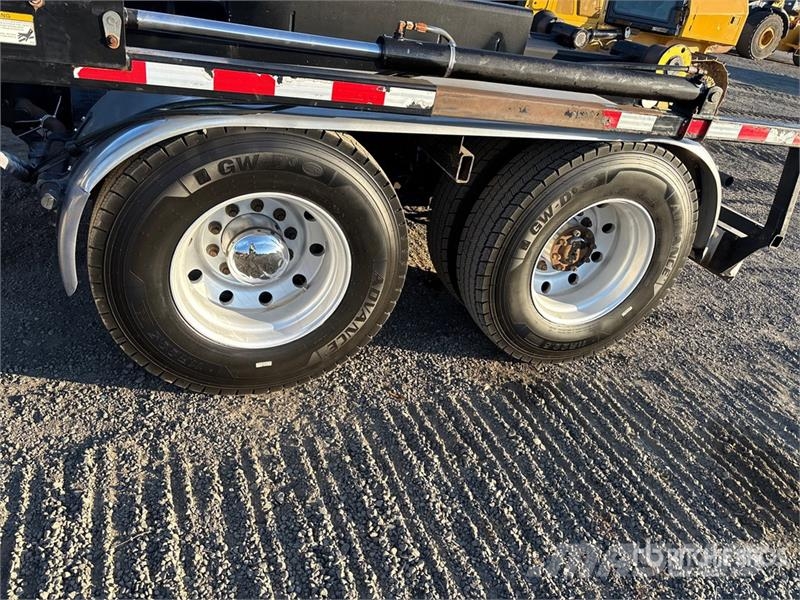 Peterbilt 567 6x4 Hooklift Truck Vinçli kamyonlar