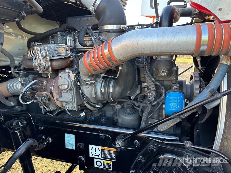 Peterbilt 567 6x4 Hooklift Truck Vinçli kamyonlar