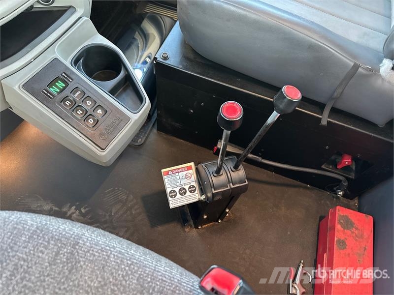 Peterbilt 567 6x4 Hooklift Truck Vinçli kamyonlar