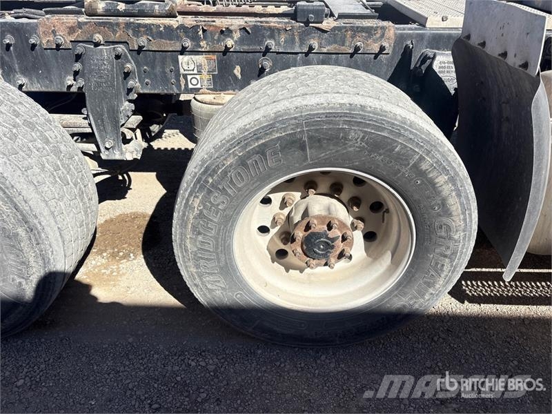 Peterbilt 567 6x4 T/A Day Cab Truck Tractor Tractor Units
