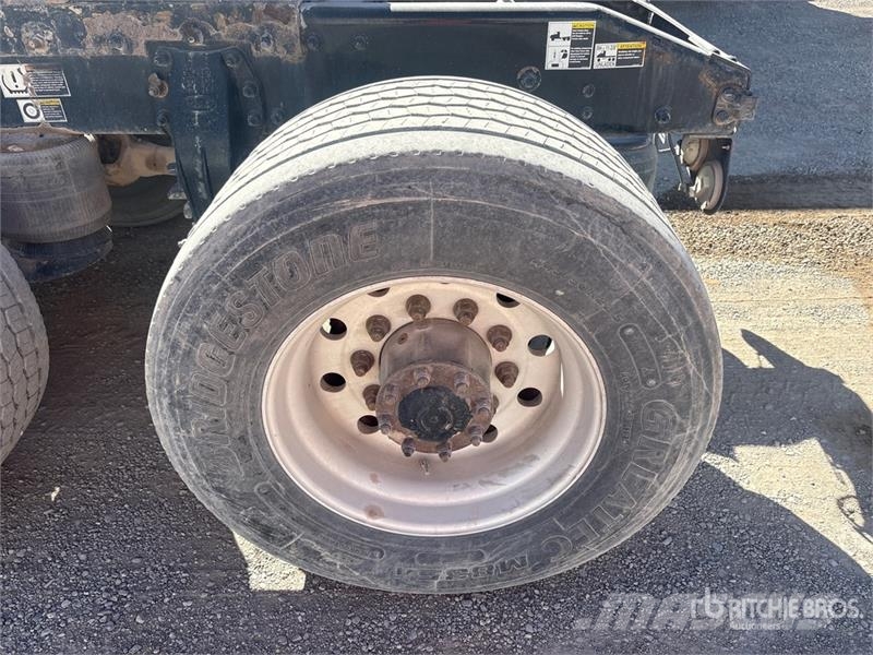 Peterbilt 567 6x4 T/A Day Cab Truck Tractor Tractor Units