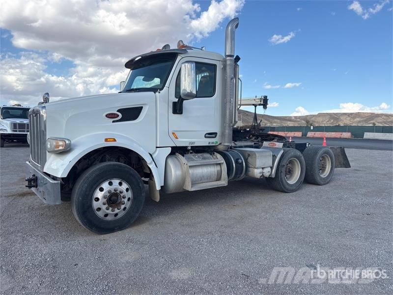 Peterbilt 567 6x4 T/A Day Cab Truck Tractor Vilcēji