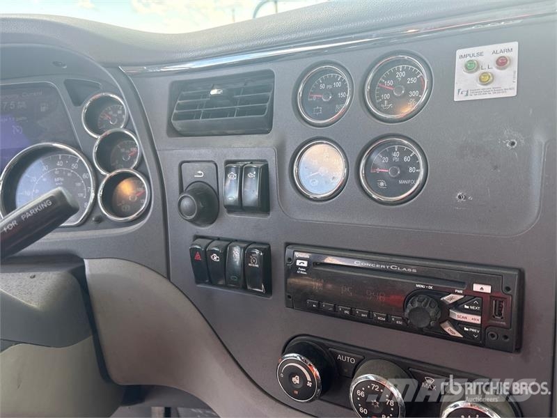 Peterbilt 567 6x4 T/A Day Cab Truck Tractor Vilcēji