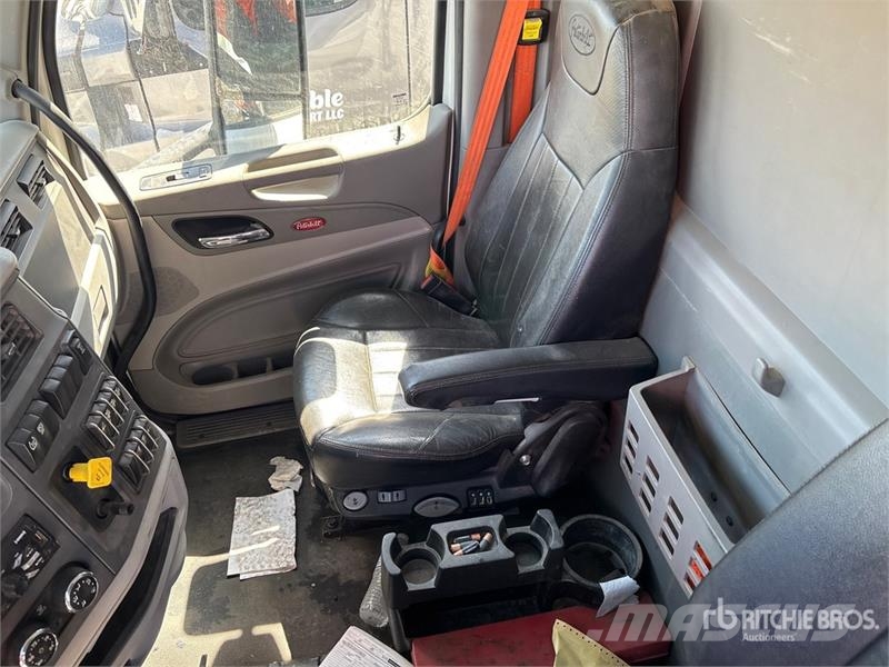 Peterbilt 567 8x4 Cab and Chassis Kabinos ir salonai