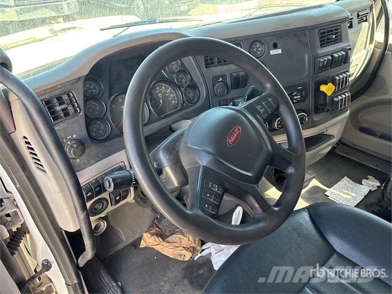 Peterbilt 567 8x4 Cab and Chassis Kabinos ir salonai