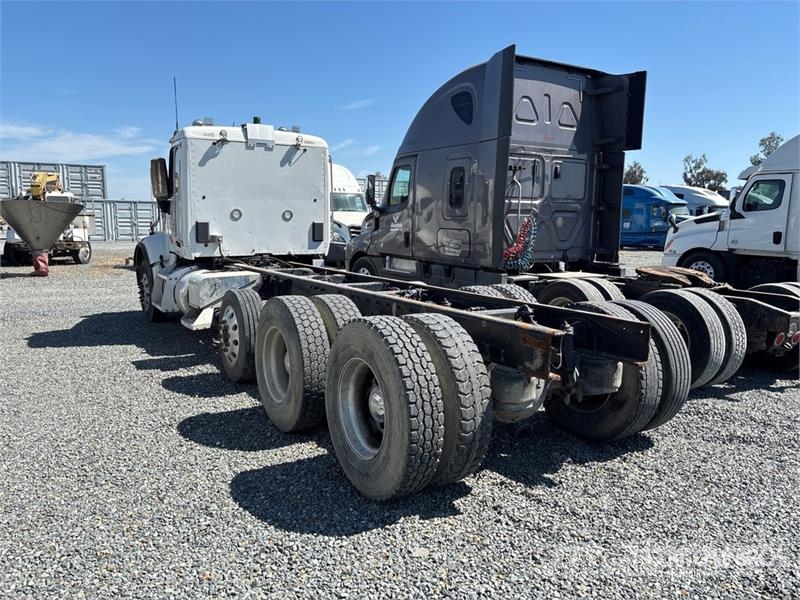 Peterbilt 567 8x4 Cab and Chassis Kabinos ir salonai