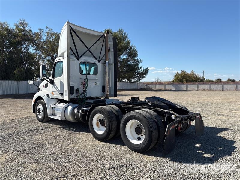 Peterbilt 579 وحدات الجر