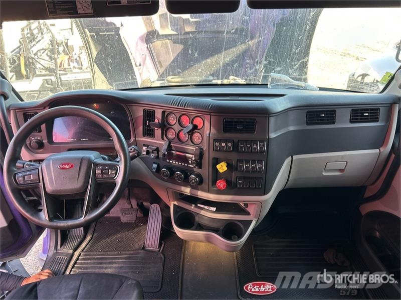 Peterbilt 579 Prime Movers