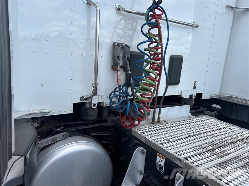 Peterbilt 579 Trekkers