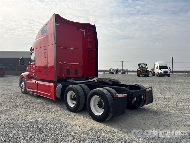 Peterbilt 579 Trekkers