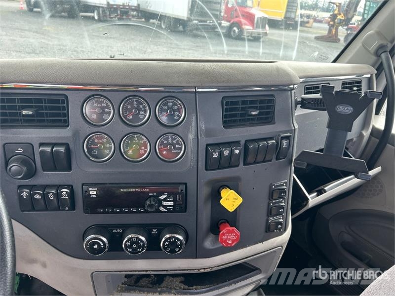 Peterbilt 579 Sadulveokid
