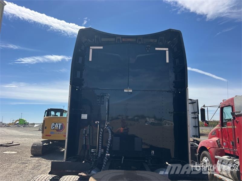 Peterbilt 579 Prime Movers