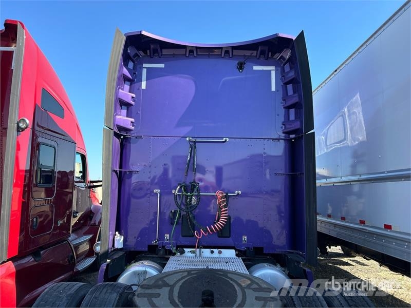 Peterbilt 579 Prime Movers