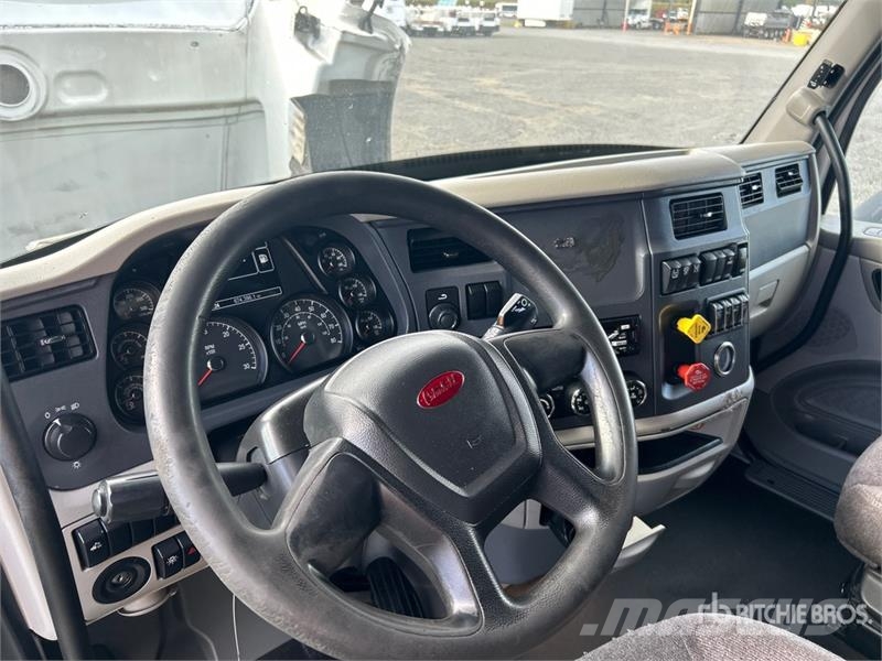 Peterbilt 579 Trekkers