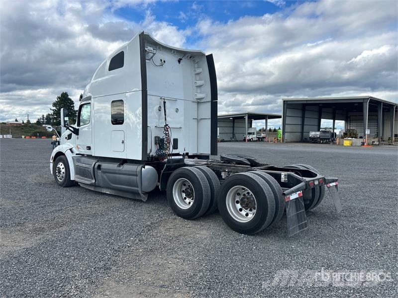 Peterbilt 579 Trekkers