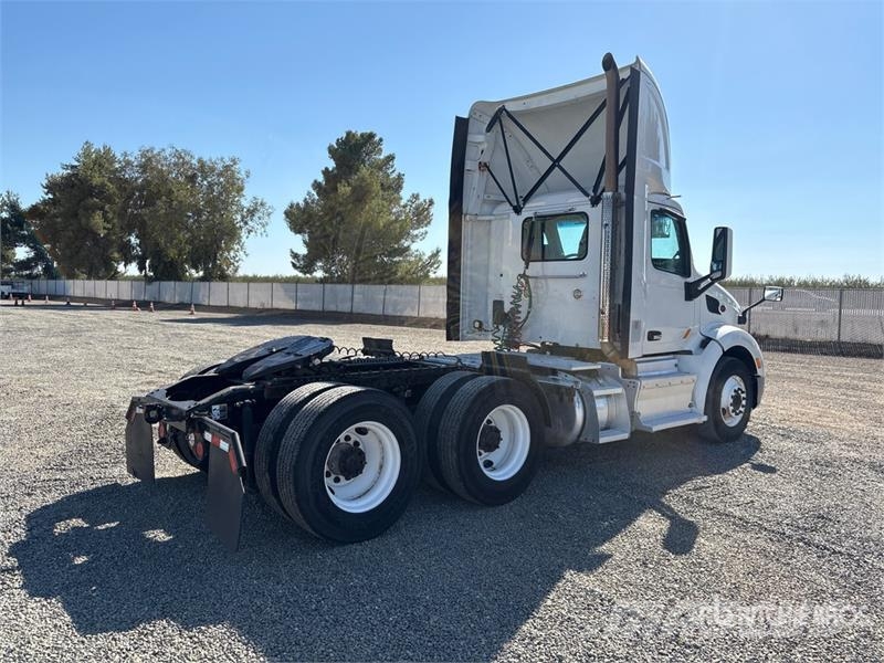 Peterbilt 579 وحدات الجر