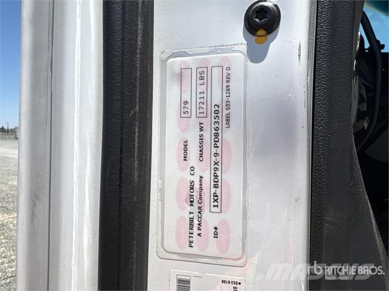 Peterbilt 579 中古トラクターヘッド | トレーラーヘッド