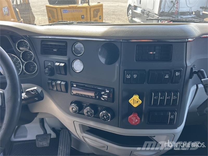 Peterbilt 579 Prime Movers