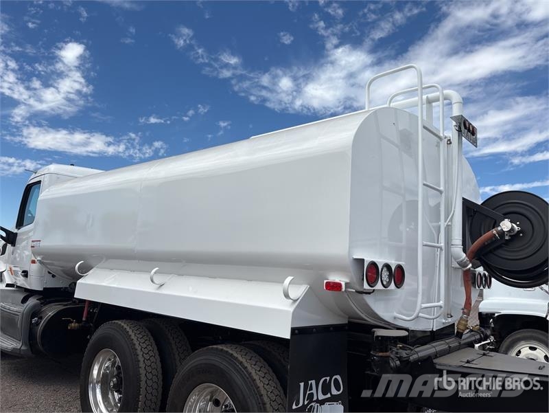 Peterbilt 579 4000 gal 6x4 Water Truck Water bowser