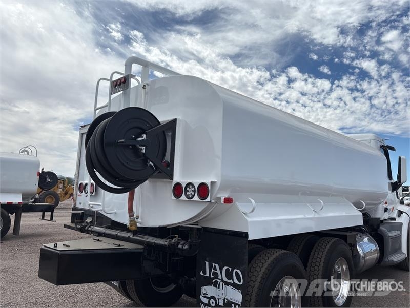 Peterbilt 579 4000 gal 6x4 Water Truck Water bowser