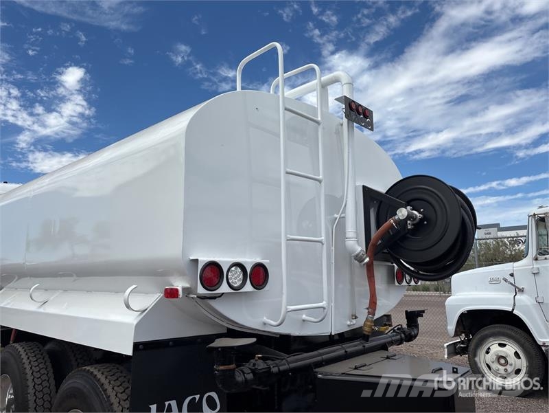 Peterbilt 579 4000 gal 6x4 Water Truck Water bowser