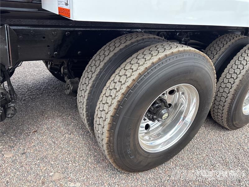 Peterbilt 579 4000 gal 6x4 Water Truck Water bowser