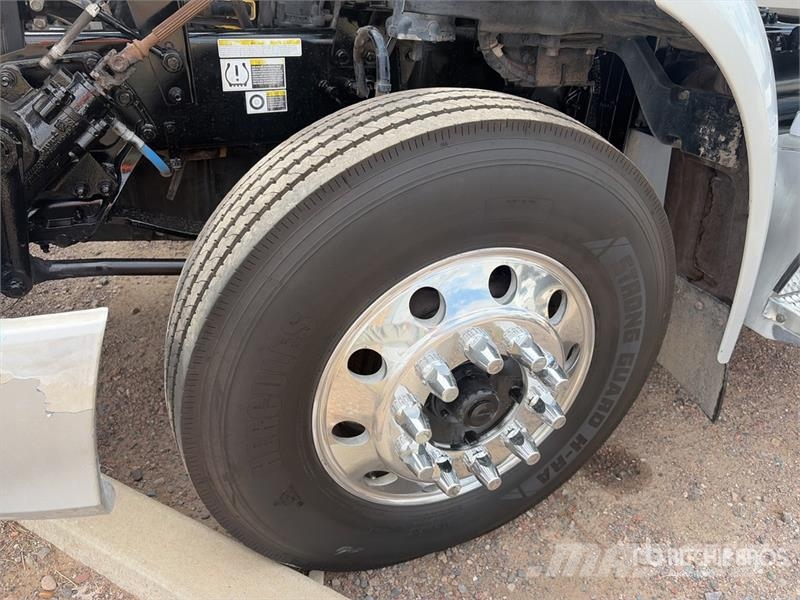 Peterbilt 579 4x2 S/A Day Cab Truck Tractor (Inoperable) Trekkvogner